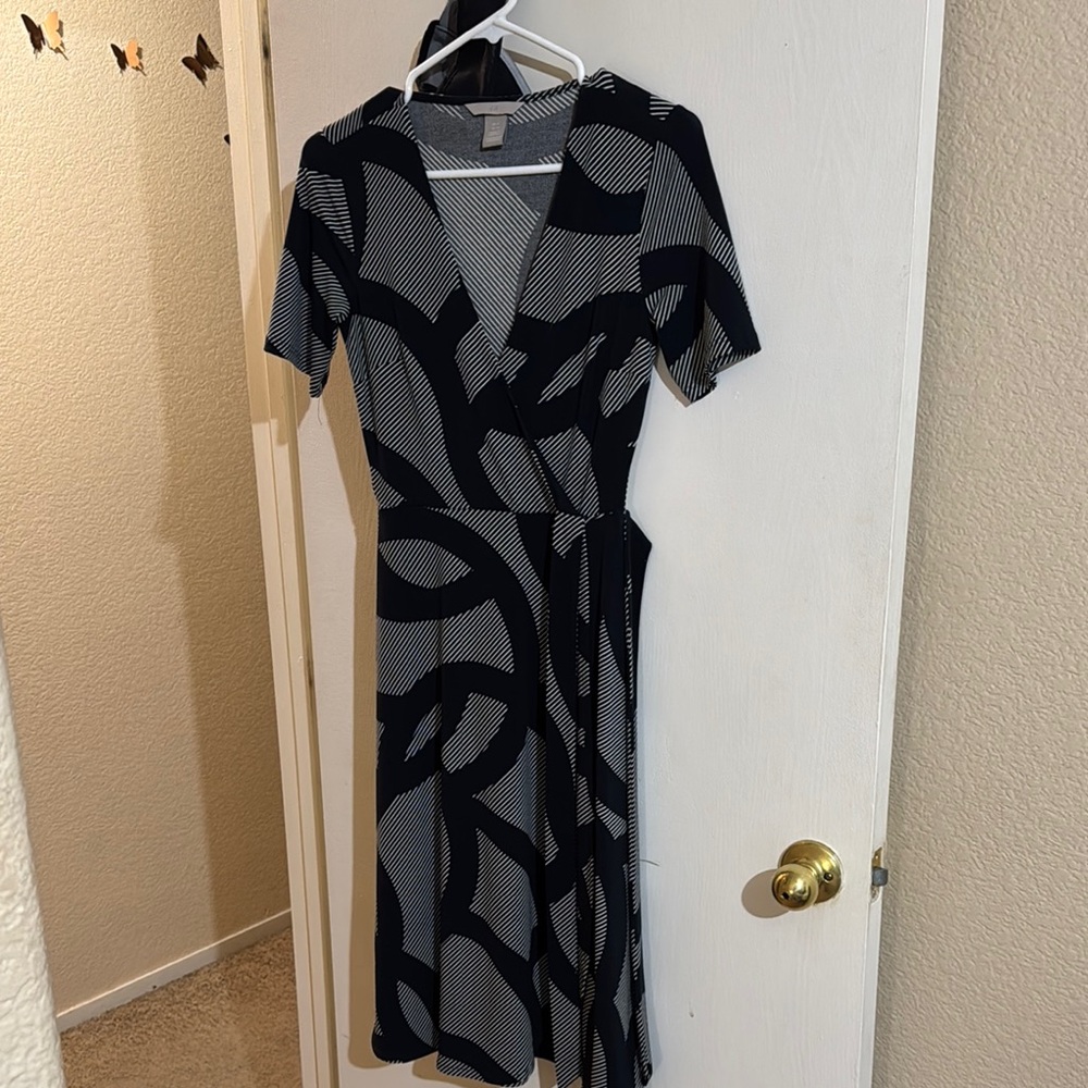 H&M Elegant Black and White Patterned Dress